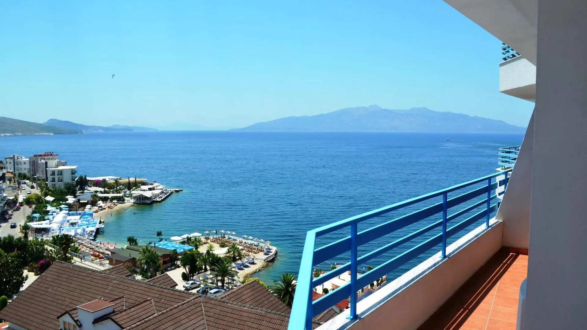 Stylish Saranda Apartment With Balcony & Wi-Fi